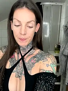 BrownieyQueen online show from 11.05.25