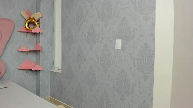 MaddyCute4u online show from 02.17.25