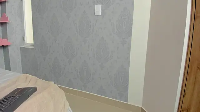 MaddyCute4u online show from 02.21.25