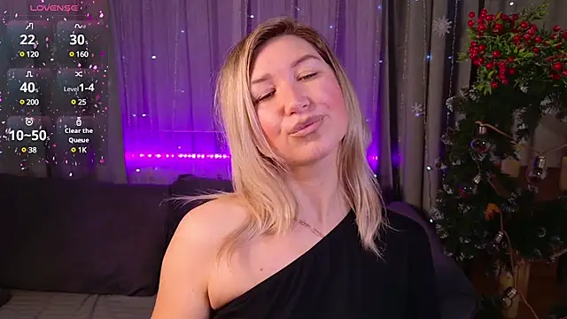 Snapshot of MilaBott chatting on 01.03.25 MilaBott online show from 01.03.25