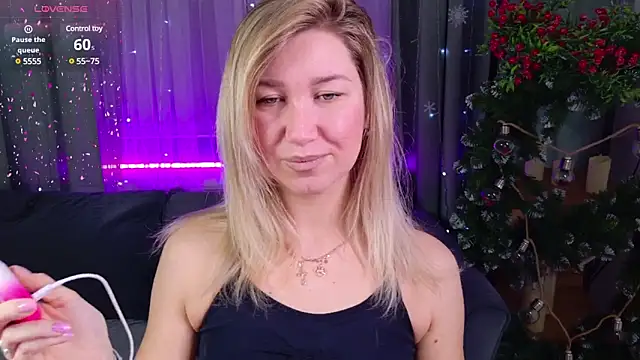 Snapshot of MilaBott chatting on 01.07.25 MilaBott online show from 01.07.25