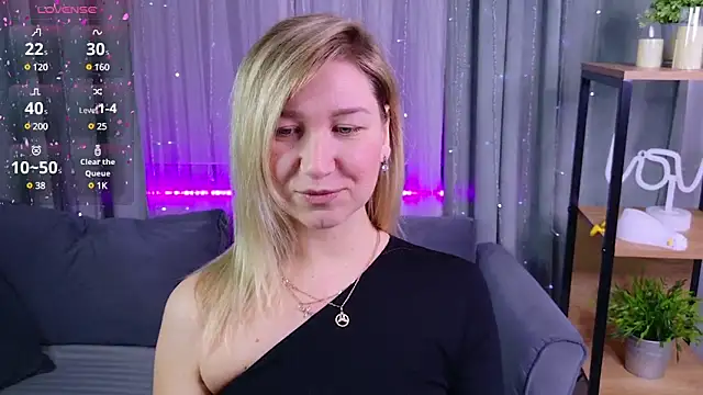 Snapshot of MilaBott chatting on 01.19.25 MilaBott online show from 01.19.25