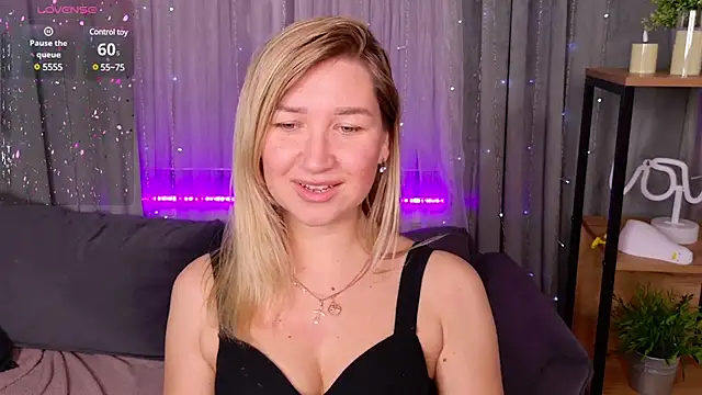 Snapshot of MilaBott chatting on 01.24.25 MilaBott online show from 01.24.25