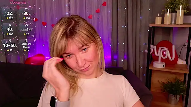 Snapshot of MilaBott chatting on 02.13.25 MilaBott online show from 02.13.25