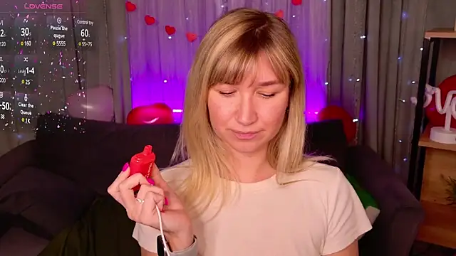 Snapshot of MilaBott chatting on 02.14.25 MilaBott online show from 02.14.25