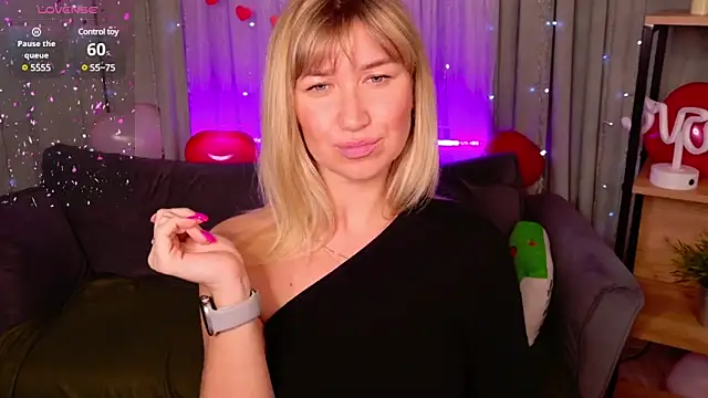 Snapshot of MilaBott chatting on 02.16.25 MilaBott online show from 02.16.25