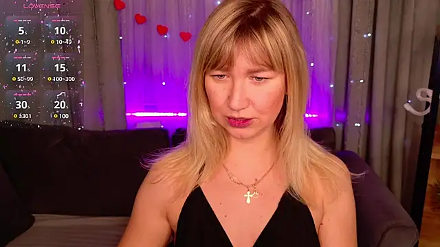 Snapshot of MilaBott chatting on 02.17.25 MilaBott online show from 02.17.25