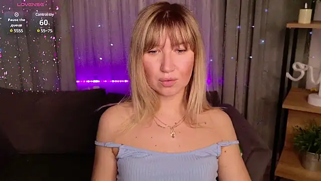 Snapshot of MilaBott chatting on 03.20.25 MilaBott online show from 03.20.25