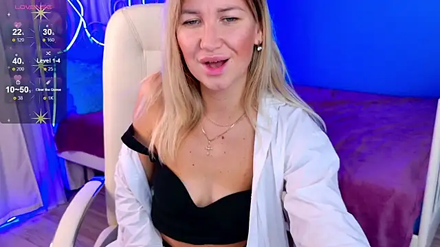 Snapshot of MilaBott chatting on 09.26.25 MilaBott online show from 09.26.25