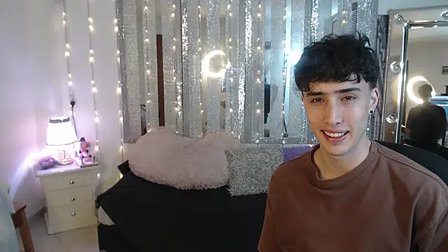 Snapshot of gojo_satoru_18 chatting on 02.07.25 gojo satoru 18 online show from 02.07.25