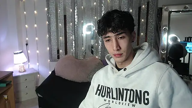 Snapshot of gojo_satoru_18 chatting on 02.19.25 gojo satoru 18 online show from 02.19.25