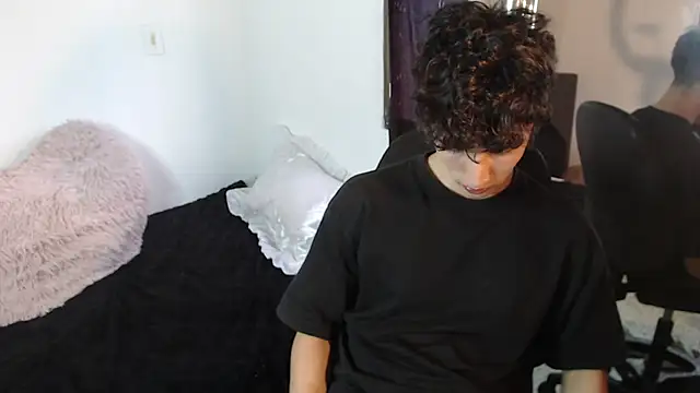 Snapshot of gojo_satoru_18 chatting on 02.24.25 gojo satoru 18 online show from 02.24.25