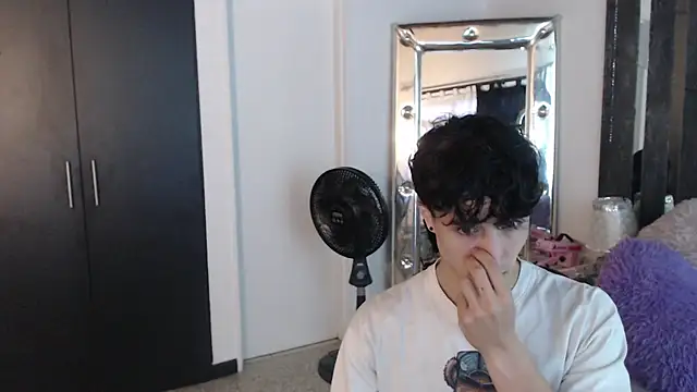 Snapshot of gojo_satoru_18 chatting on 03.11.25 gojo satoru 18 online show from 03.11.25