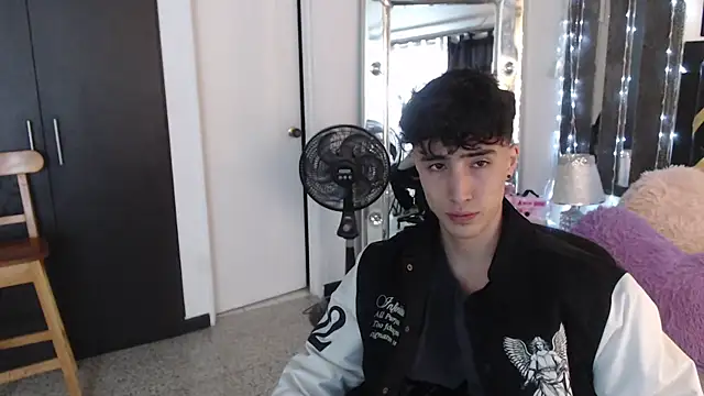 Snapshot of gojo_satoru_18 chatting on 03.15.25 gojo satoru 18 online show from 03.15.25