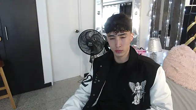 Snapshot of gojo_satoru_18 chatting on 03.17.25 gojo satoru 18 online show from 03.17.25