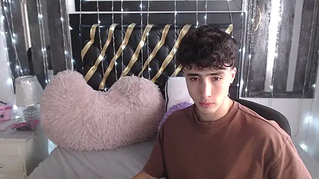 Snapshot of gojo_satoru_18 chatting on 03.20.25 gojo satoru 18 online show from 03.20.25