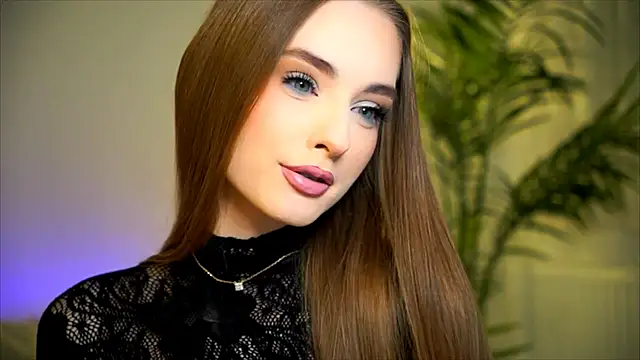 petitegonwiild online show from 12.20.25