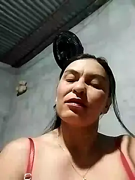 Snapshot of Horny-Mommy-Dirty chatting on 01.31.25 Horny-Mommy-Dirty online show from 01.31.25
