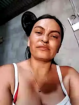 Snapshot of Horny-Mommy-Dirty chatting on 01.31.25 Horny-Mommy-Dirty online show from 01.31.25
