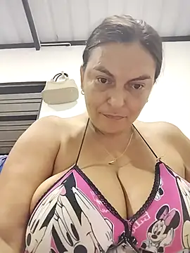 Snapshot of Horny-Mommy-Dirty chatting on 09.09.25 Horny-Mommy-Dirty online show from 09.09.25