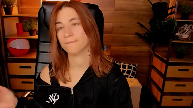 Snapshot of Moon13152 chatting on 10.01.25 Moon13152 online show from 10.01.25