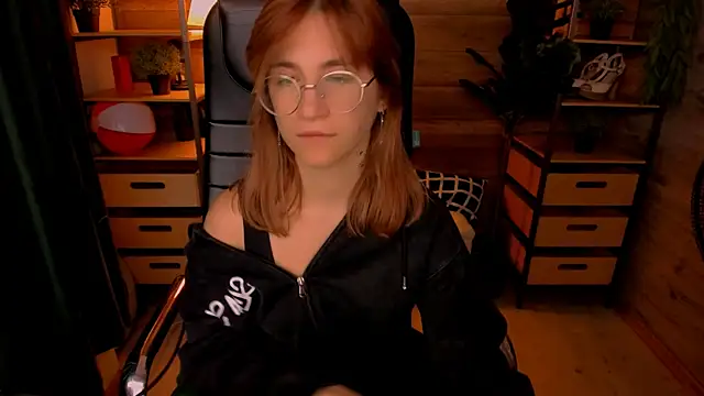 Snapshot of Moon13152 chatting on 10.07.25 Moon13152 online show from 10.07.25