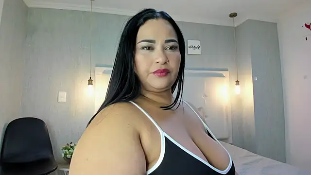 Snapshot of Clarigil chatting on 02.26.26 Clarigil online show from 02.26.26