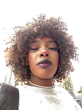 TIFFANYYSTAR online show from 02.20.25