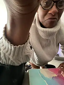 Snapshot of wynterheat chatting on 12.14.24 wynterheat online show from 12.14.24