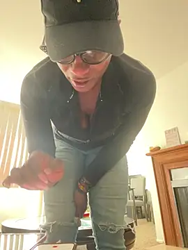 Snapshot of wynterheat chatting on 12.15.24 wynterheat online show from 12.15.24