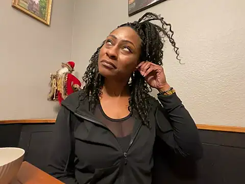 Snapshot of wynterheat chatting on 01.07.25 wynterheat online show from 01.07.25