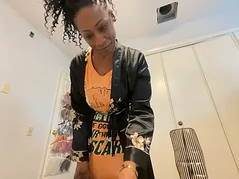 Snapshot of wynterheat chatting on 01.11.25 wynterheat online show from 01.11.25