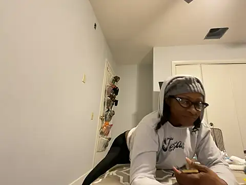 Snapshot of wynterheat chatting on 01.16.25 wynterheat online show from 01.16.25