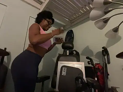 Snapshot of wynterheat chatting on 01.21.25 wynterheat online show from 01.21.25