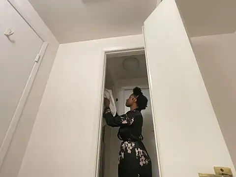 Snapshot of wynterheat chatting on 01.26.25 wynterheat online show from 01.26.25