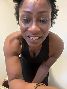 Snapshot of wynterheat chatting on 01.28.25 wynterheat online show from 01.28.25