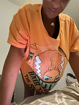 Snapshot of wynterheat chatting on 02.01.25 wynterheat online show from 02.01.25