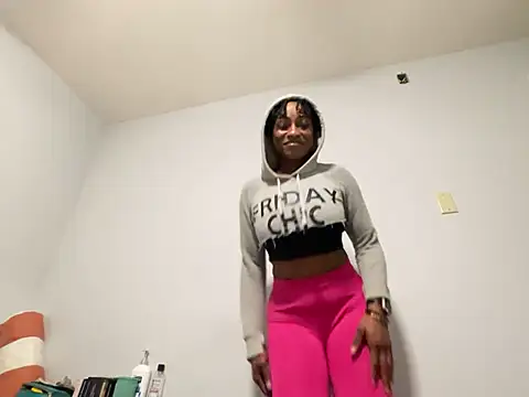 Snapshot of wynterheat chatting on 02.08.25 wynterheat online show from 02.08.25