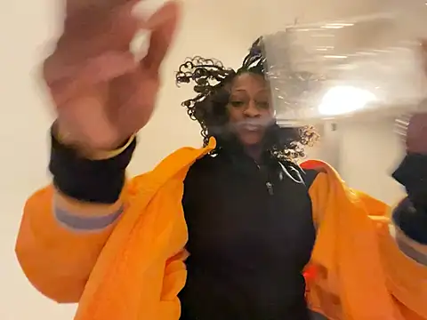 Snapshot of wynterheat chatting on 02.18.25 wynterheat online show from 02.18.25