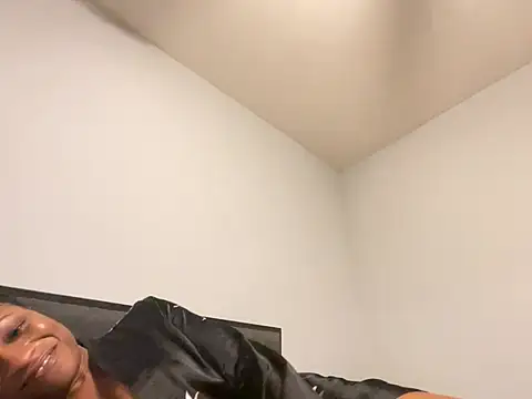 Snapshot of wynterheat chatting on 02.24.25 wynterheat online show from 02.24.25