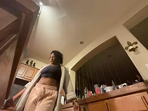 Snapshot of wynterheat chatting on 03.05.25 wynterheat online show from 03.05.25