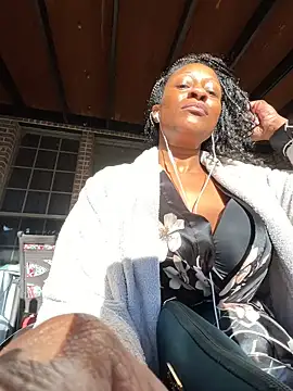 Snapshot of wynterheat chatting on 03.10.25 wynterheat online show from 03.10.25