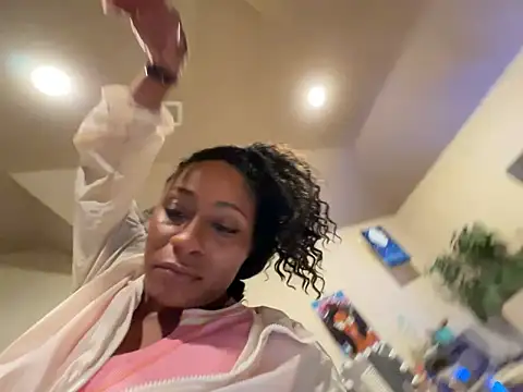 Snapshot of wynterheat chatting on 03.13.25 wynterheat online show from 03.13.25