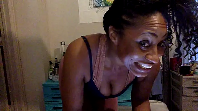 Snapshot of wynterheat chatting on 03.16.25 wynterheat online show from 03.16.25
