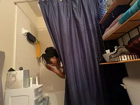 Snapshot of wynterheat chatting on 03.17.25 wynterheat online show from 03.17.25