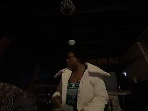 Snapshot of wynterheat chatting on 03.20.25 wynterheat online show from 03.20.25