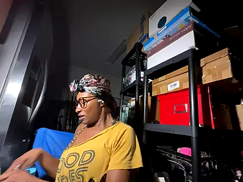 Snapshot of wynterheat chatting on 09.20.25 wynterheat online show from 09.20.25