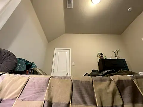 Snapshot of wynterheat chatting on 10.14.25 wynterheat online show from 10.14.25