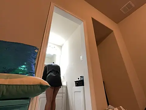 Snapshot of wynterheat chatting on 10.16.25 wynterheat online show from 10.16.25