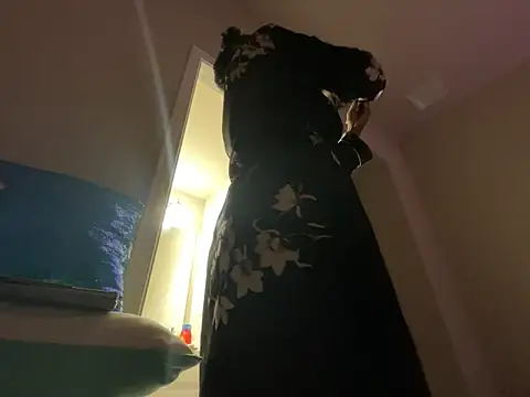 Snapshot of wynterheat chatting on 10.23.25 wynterheat online show from 10.23.25